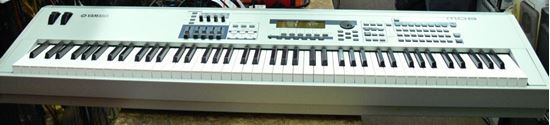 Picture of YAMAHA M08 MUSIC PRODUCTION SYNTHESIZER KEYBOARD