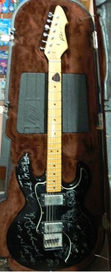 Picture of PEAVEY T-60 AUTOGRAPHED GUITAR BY ENUFF Z'NUFF