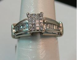 Picture of 14K WHITE GOLD WOMENS DIAMOND RING SZ-6.5 6.1G