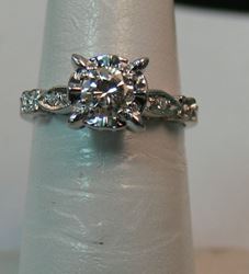 Picture of 14K WHITE GOLD DIAMOND RING SZ-6 2.4G