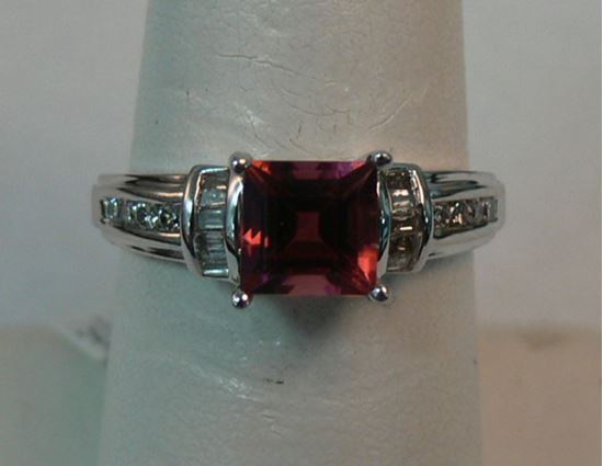 Picture of 10K WHITE GOLD DIAMOND RING WITH PINK STONE SZ-7 2.9G - $225 