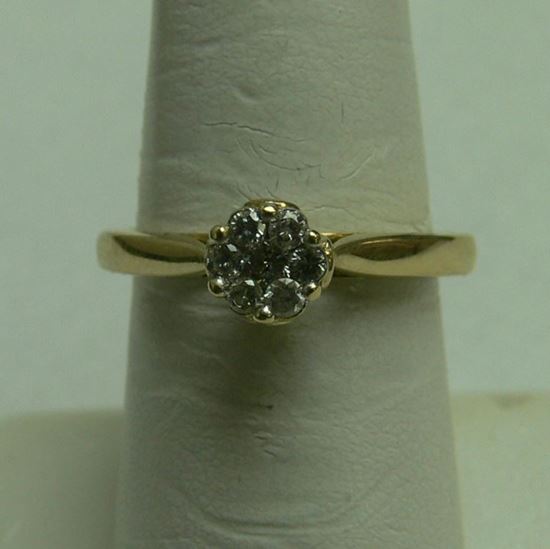 Picture of 10K YELLOW GOLD LADIES CLUSTER RING W/ DIAMONDS SZ-7 3.1G