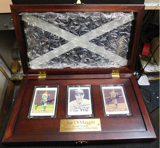 Picture of JOE DIMAGGIO AUTOGRAPHED ESTATE PORCELAIN CARD SET 