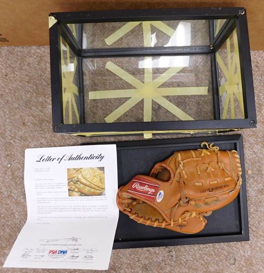 Picture of MICKEY MANTLE SIGNED AUTOGRAPHED GLOVE WITH COA PSA/DNA