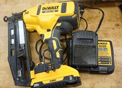 Picture of DEWALT DCN660 Cordless Angled Finish Nailer Kit - 20V