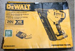 Picture of DeWALT DCN650D1 20-V Max Lithium-Ion Brushless 15-Gauge Finish Nailer NEW 