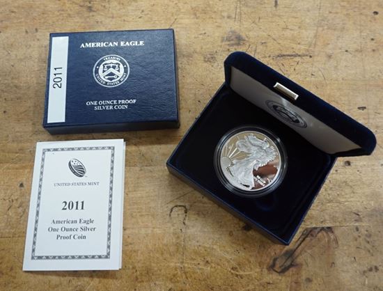 Picture of US Mint 2011 American Eagle One Ounce Silver Proof Coin W Box and COA 