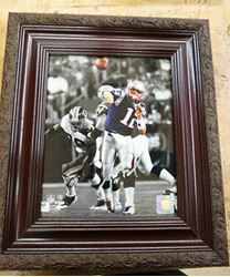 Picture of TOM BRADY SIGNED NFL PICTURE 10X8 WITH COA MINT CONDITION. COLLECTIBLE.