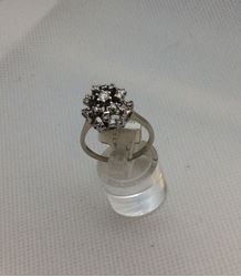 Picture of 14kt white gold ladies ring with 19 round diamonds 0.50 carat  4.7 gr total weight pre owned. 8053300-1. 