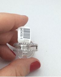 Picture of 14kt white gold ring with 30 diamonds 0.50 carat size 8.25 3.2 gr . Pre owned 845456-1. 