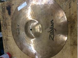 Picture of Cymbal musical instrument Zildjian 18” zbt rock crash symble pre owned.in a good working order. 850740-1.