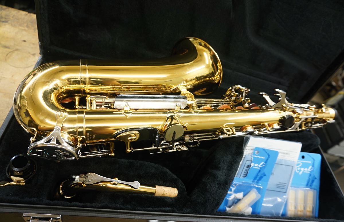 Cash USA Yamaha YAS26 alto saxophone with case MINT