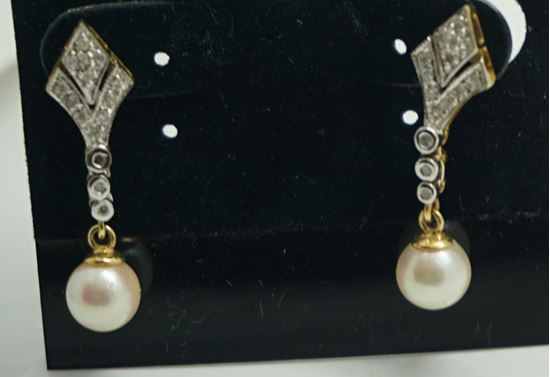 Picture of 14KT YELLOW GOLD DROP PEARL (2 PEARLS 6.75MM EACH) EARRINGS  ( 1 INCH LONG ) 3.4GR WITH 30 ROUND DIAMONDS 0.33PTS. GOOD CONDITION. 851617-1.