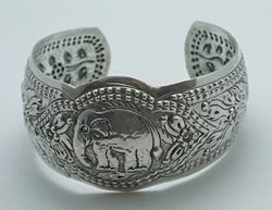 Picture of STERLING SILVER 925  BANGLE CUFF BRACELET WITH ELEPHANT DESIGN 35.4 GRAMS . PRE-OWNED. VERY GOOD CONDITION. 