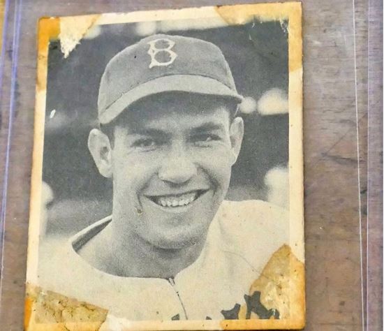 Picture of 1948 Bowman #7 Pete Reiser Brooklyn Dodgers vintage baseball card. good condition. 