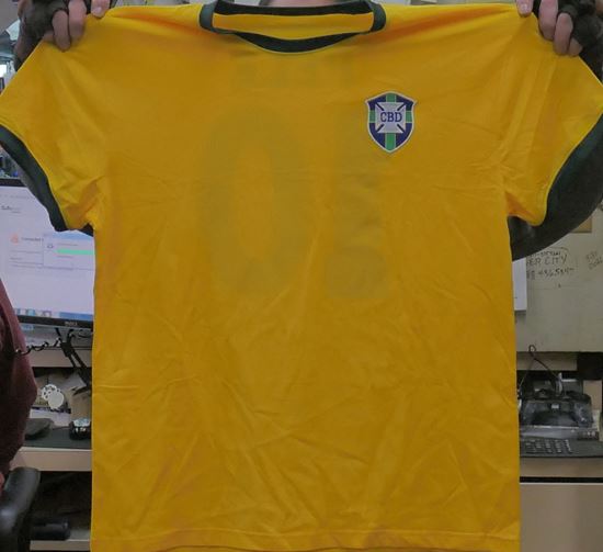 Picture of Brazil Pele Signed Soccer Jersey - Autographed Beckett G93640 COA.  VERY GOOD CONDITION. COLLECTIBLE. 