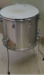 Picture of Vintage Tama IMPERIALSTAR 18 by 16 deep Floor Tom Drum Japan RARE. in a good working order.