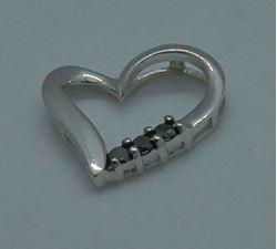 Picture of 10kt white gold heart pendant  with 3 black diamonds 0.9 grams 825641-2