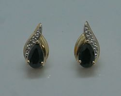 Picture of 10kt yellow gold earrings and blue centered stones 2.8 grams  834745-1