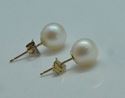 Picture of 14kt yellow gold studs with pearls 7mm 1.2 grams 810933-1